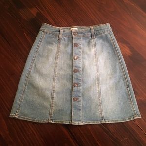 NWOT button up blue jean skirt
